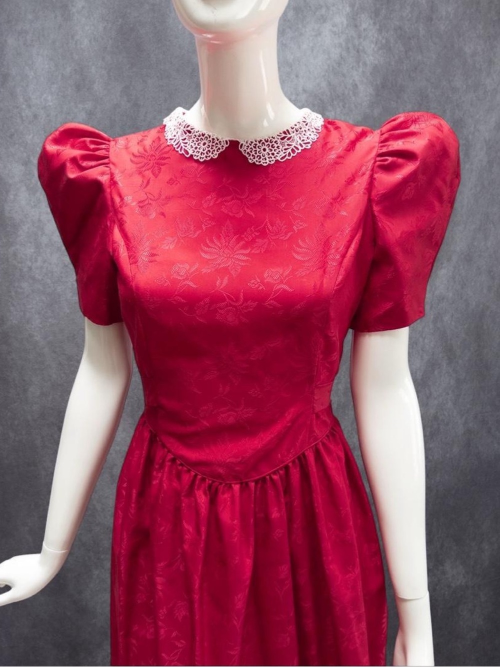 Picture Me Vintage Red‎ Floral Jacquard Lace Collar Puffed Sleeves, Size M